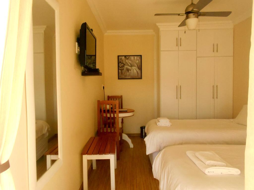 Bed and Breakfast Majestic Kokstad  Habitación foto